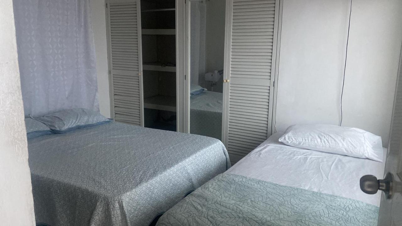 Bed and Breakfast Alojamiento Arte Y Salud Cartagena Екстер'єр фото