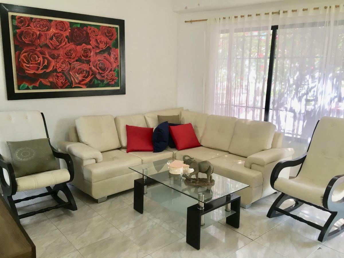 Bed and Breakfast Alojamiento Arte Y Salud Cartagena Екстер'єр фото