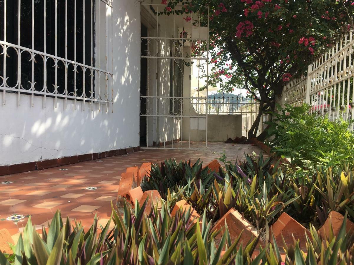 Bed and Breakfast Alojamiento Arte Y Salud Cartagena Екстер'єр фото